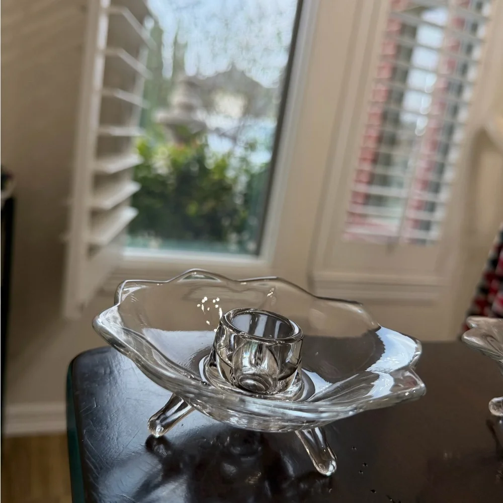 Vintage Art Glass 3-Toed Candle Holder with flower-like scalloped edge.